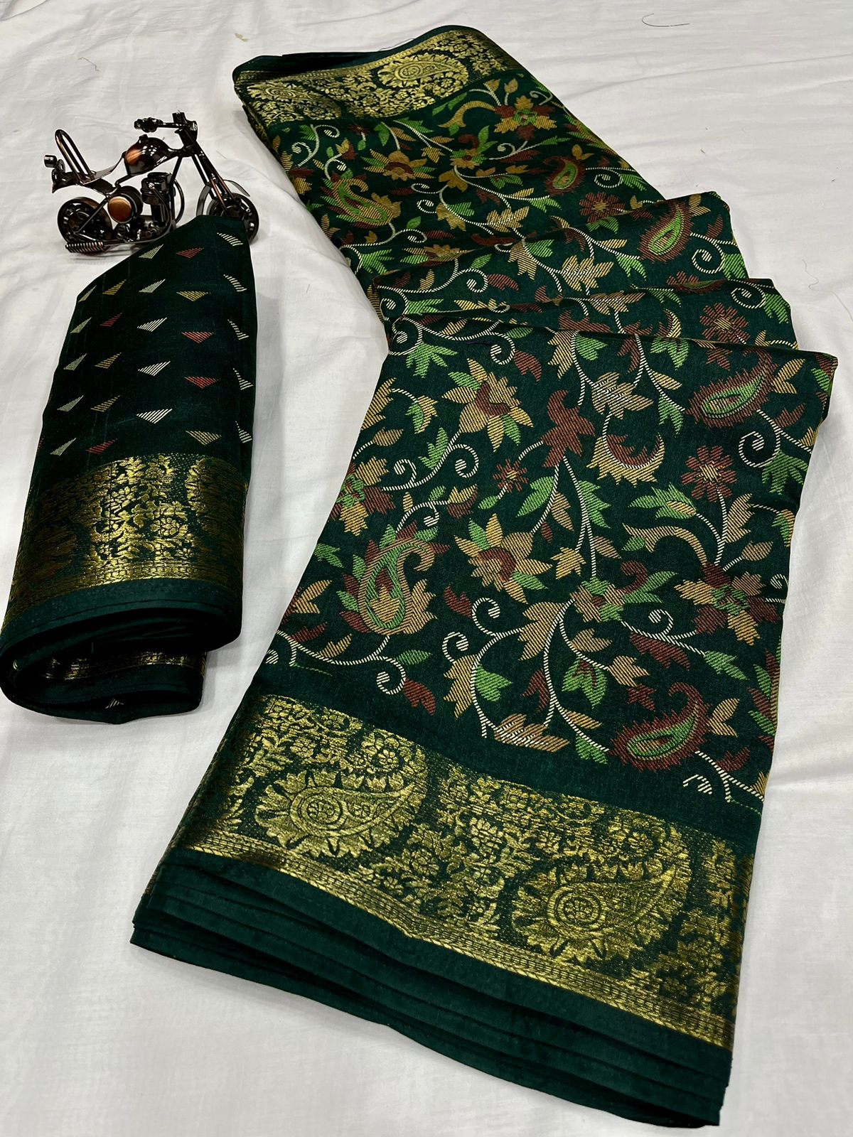 Wow Designer Flower Printed Non Catalog Sarees